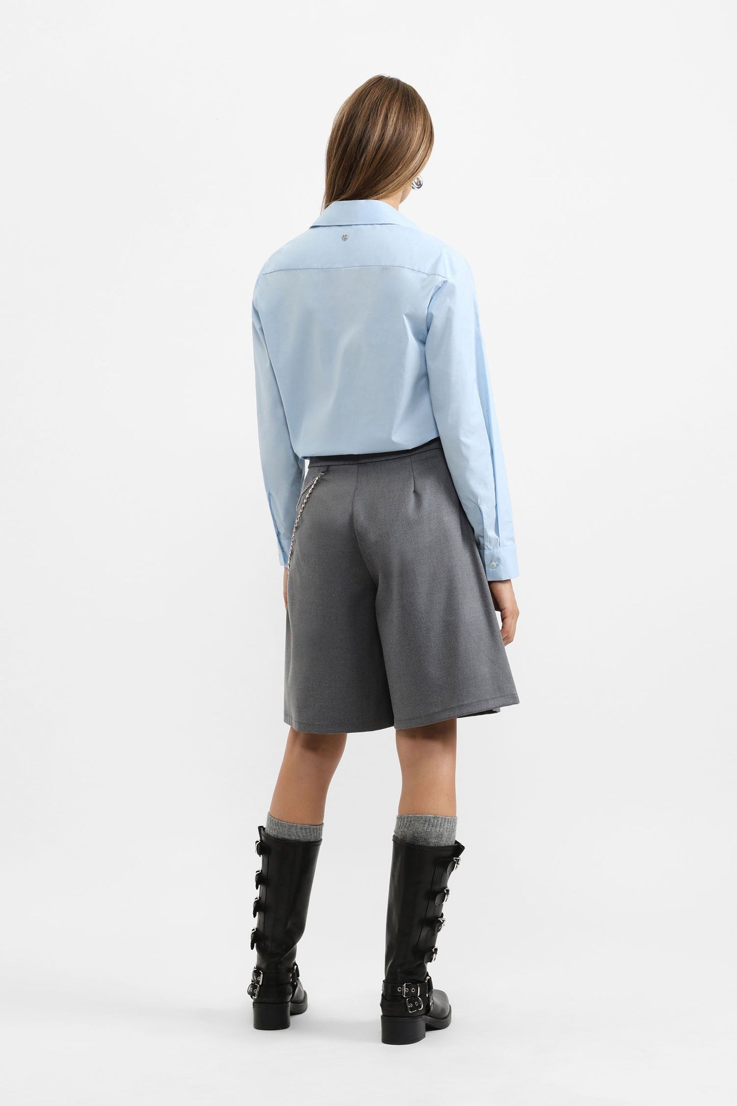 PLEASE Shorts con catena decorativa