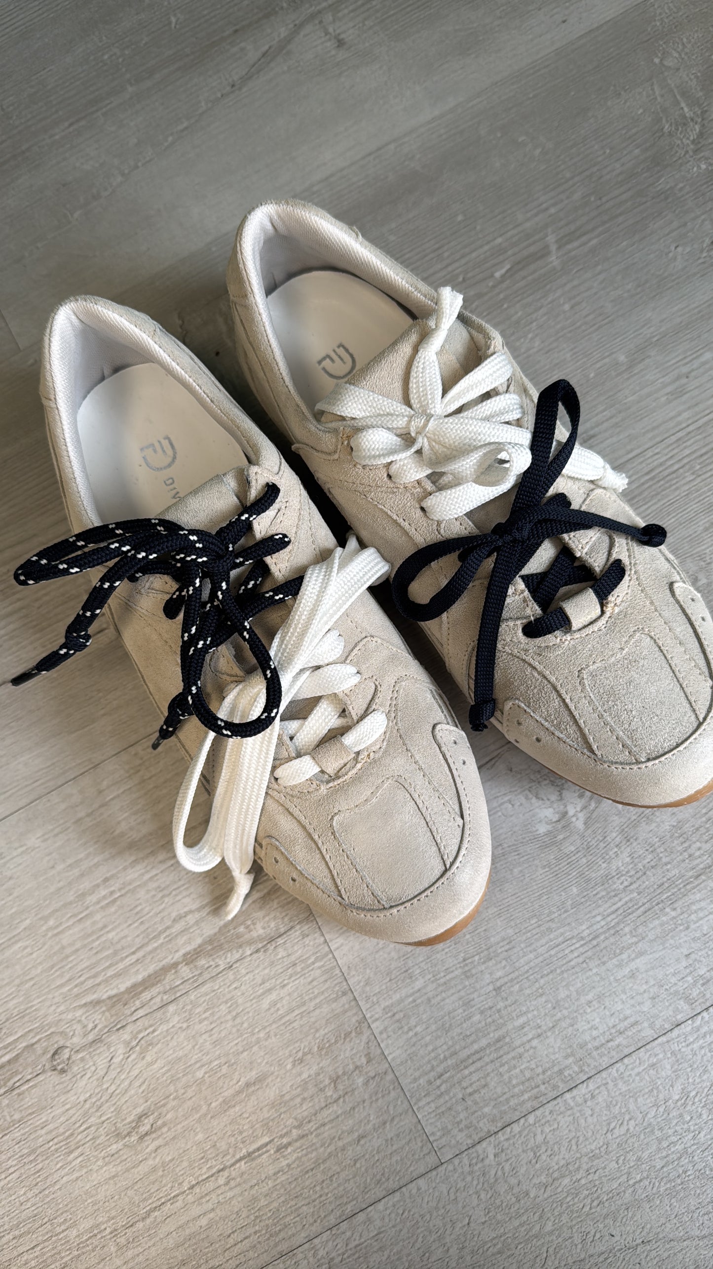 DIVINE FOLLIE - Sneakers in pelle con doppio laccio