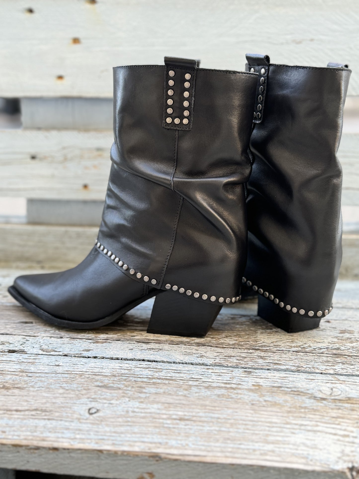 Divine Follie - Texano in pelle con borchie