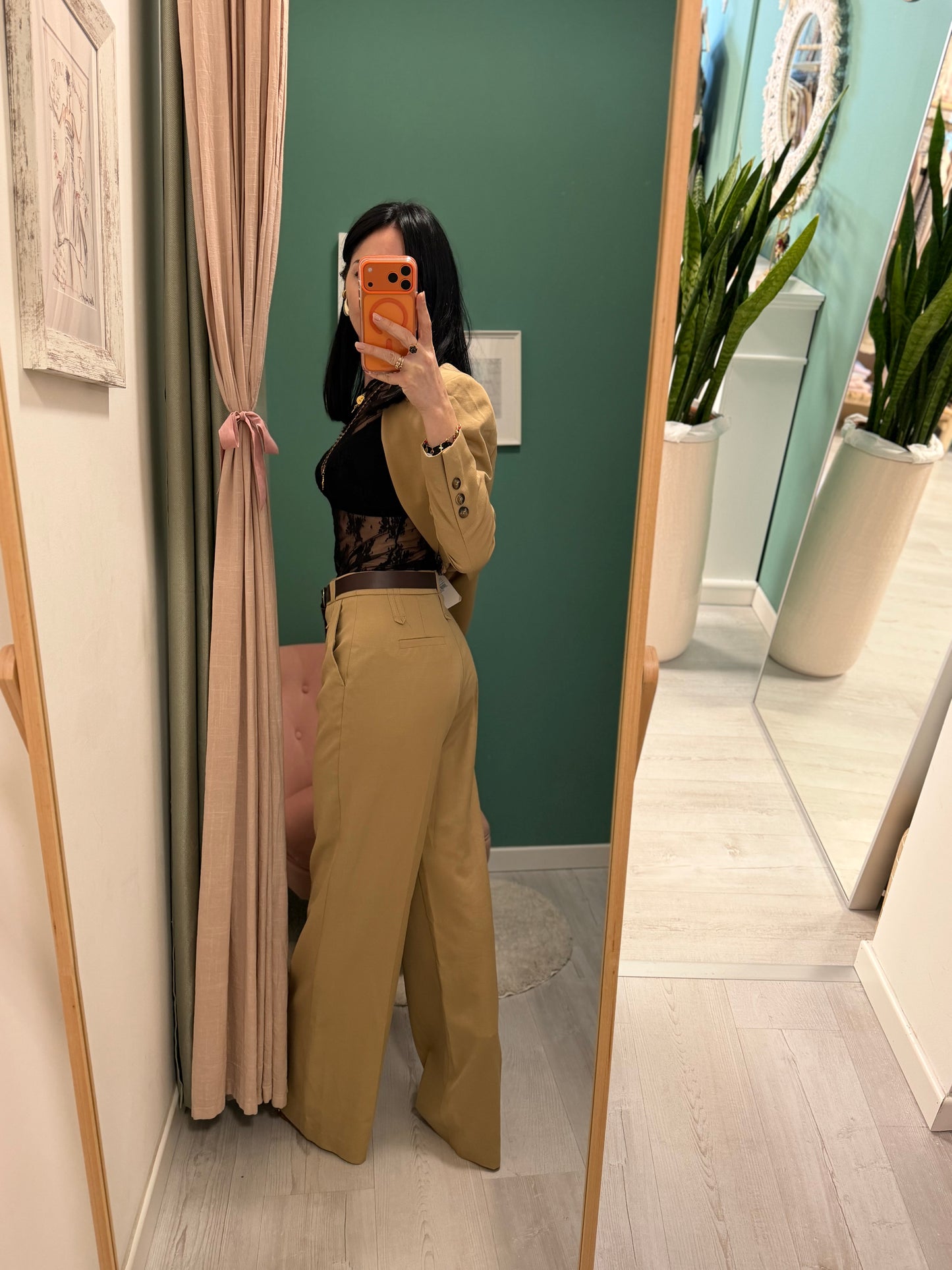 Kontatto - tailleur giacca con foulard e pantalone a gamba dritta