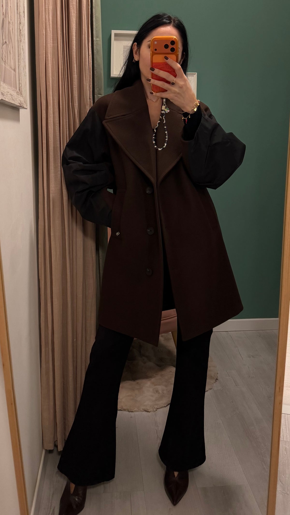 Please - cappotto bimateriale con maniche a contrasto