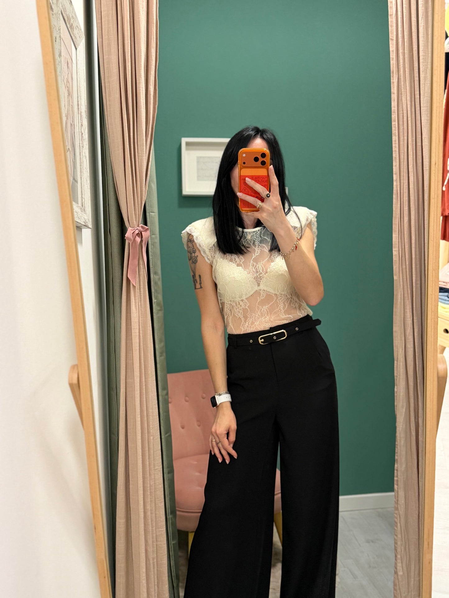 Please - blusa smanicata in pizzo con spalline imbottite
