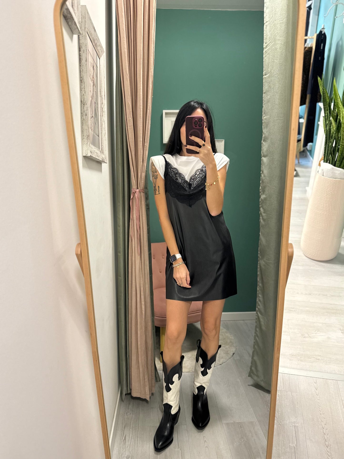 DIXIE - Mini abito in ecopelle con t-shirt